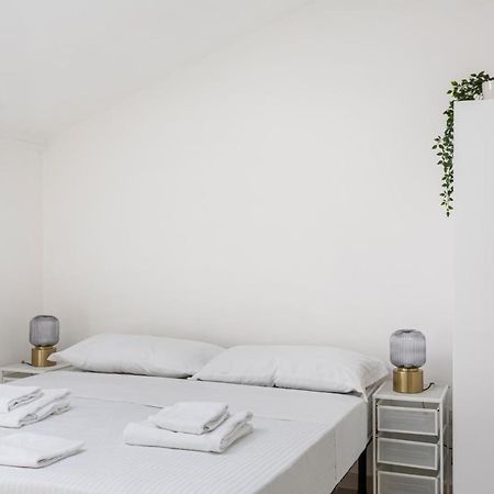 דירות מילאנו Studio Apt - Duomo 6 מראה חיצוני תמונה